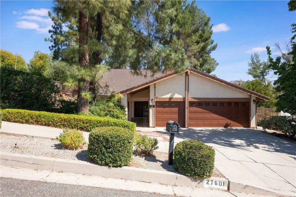 27601 Endeavor Street — photo