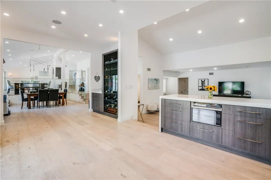 23760 Oakfield — photo