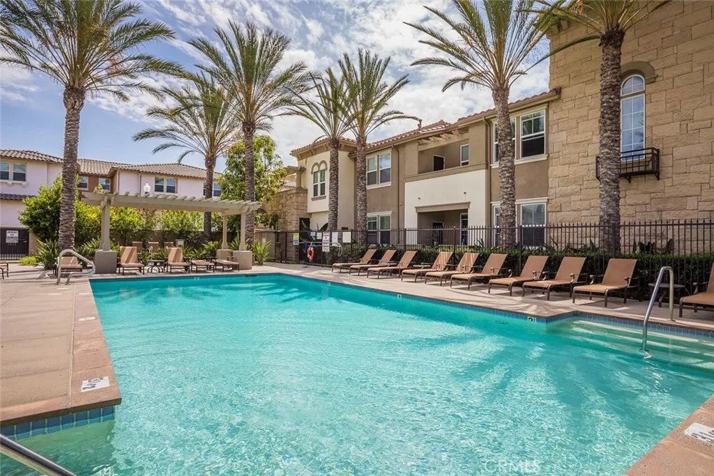 243 Riverdale Court 431 — photo