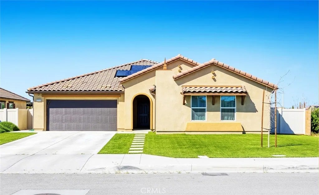 2113 E Donatello Street — photo