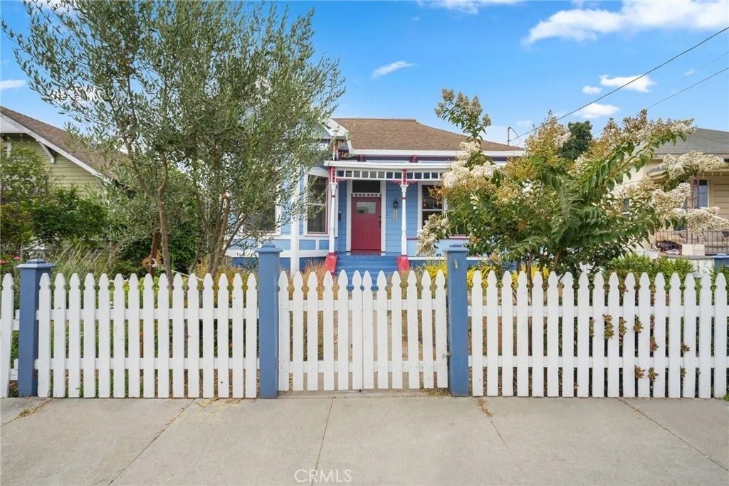 1598 W 36th Place — photo