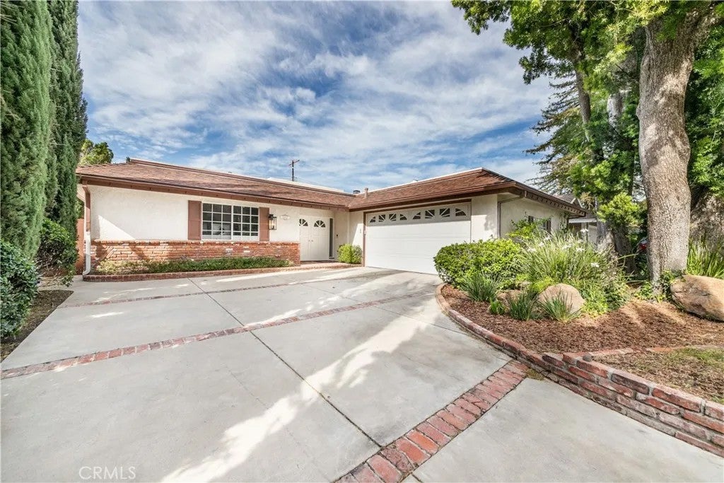 10037 Sunnybrae Avenue — photo
