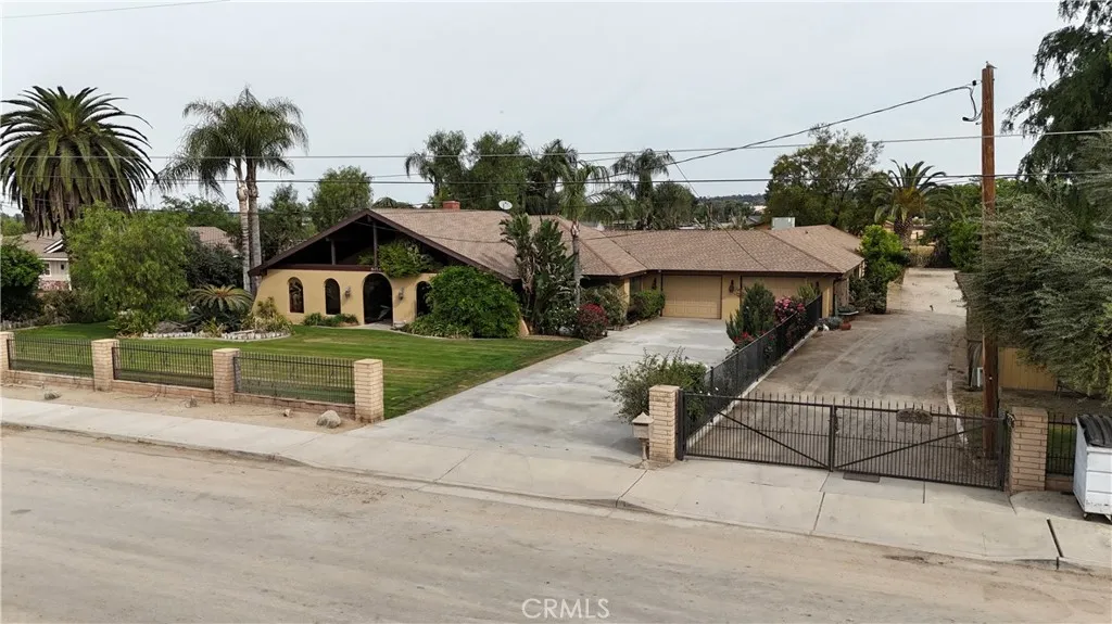 6016 E Texas, Bakersfield, CA 93307 — photo 2