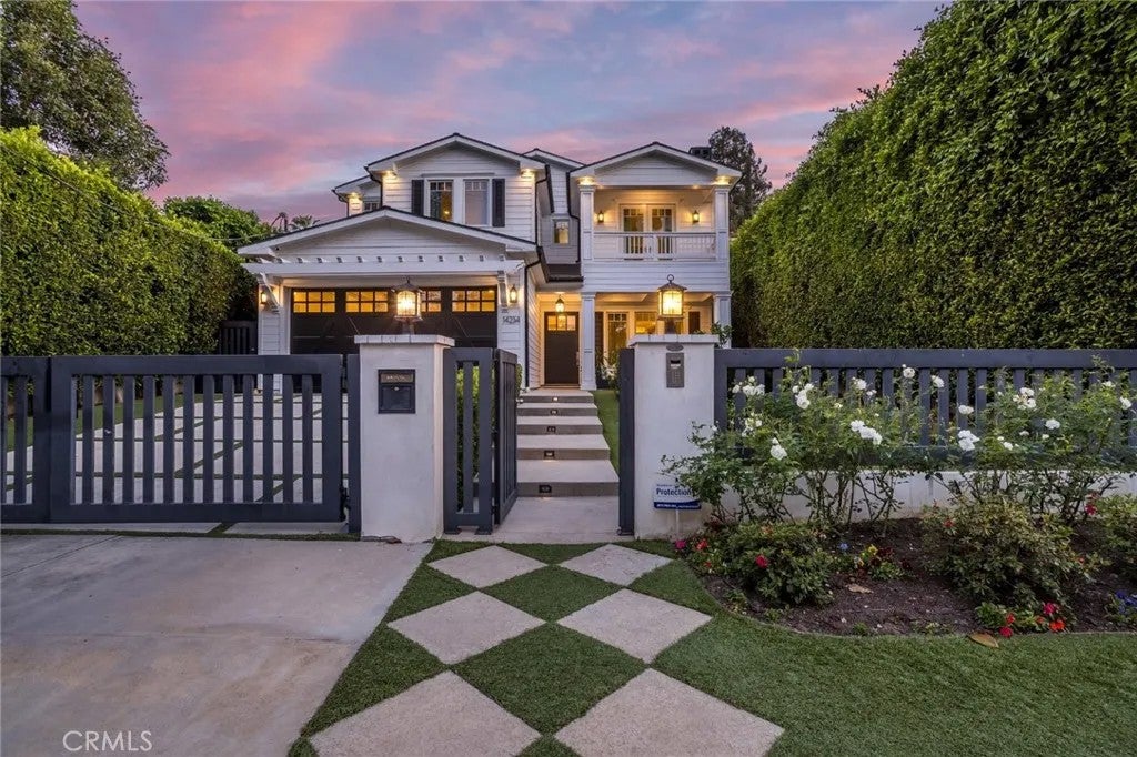 14234 Greenleaf Street — photo