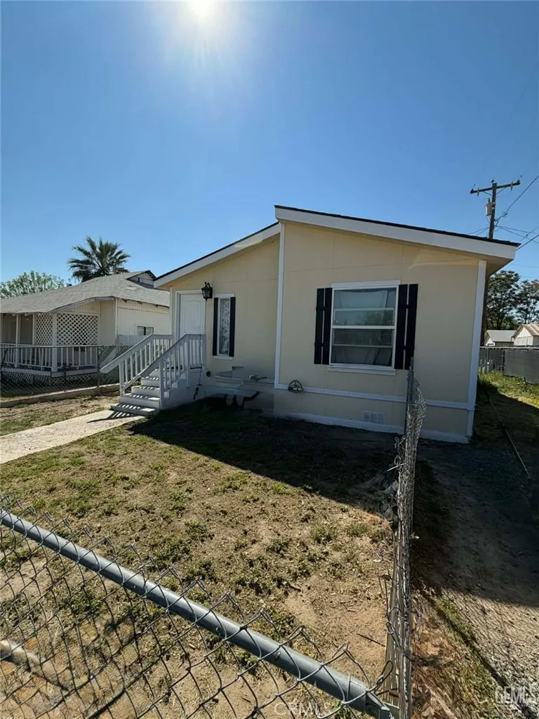 473 Cedar, Taft, CA 93268 — photo 2