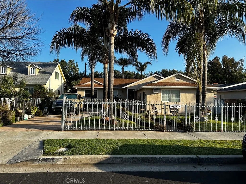 22625 Kittridge Street — photo