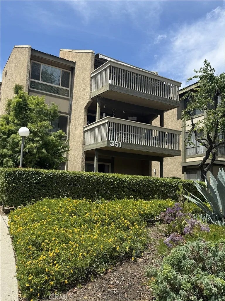 351 Chestnut Hill Court 16 — photo