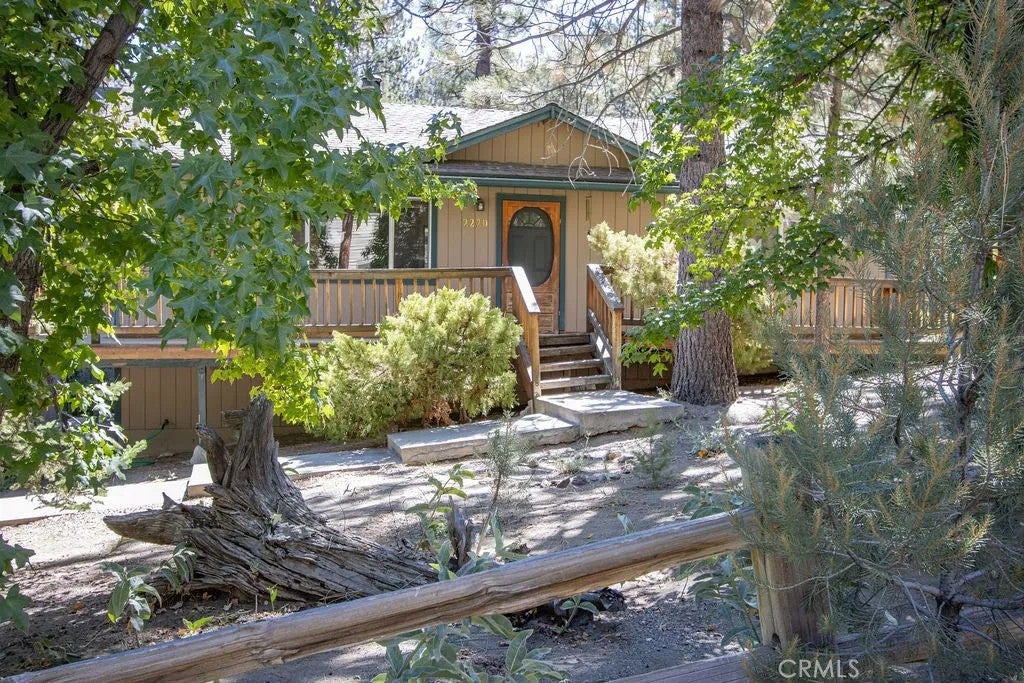 2220 Symonds — photo