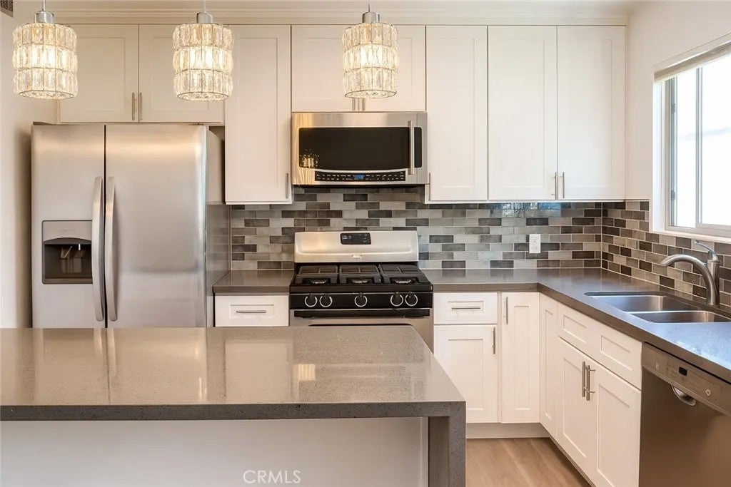 6301 Coldwater Canyon — photo