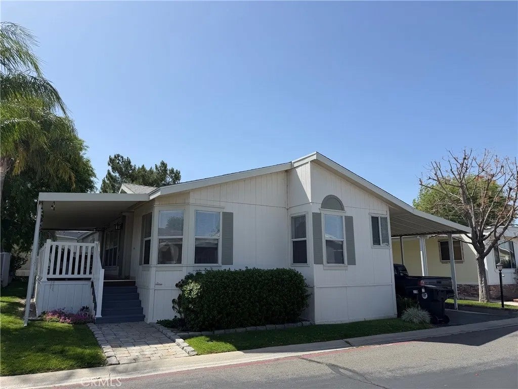 27361 Sierra Hwy. 119 — photo