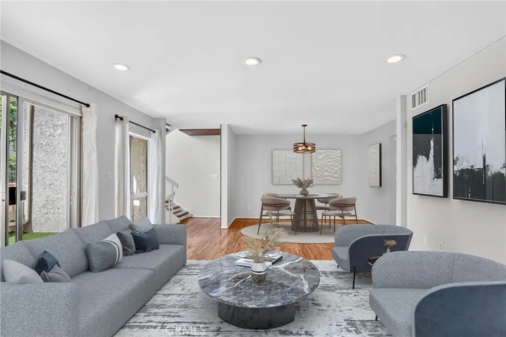 5267 Coldwater Canyon Ave B — photo