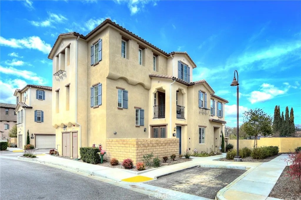 443 Stratus Lane 4 — photo
