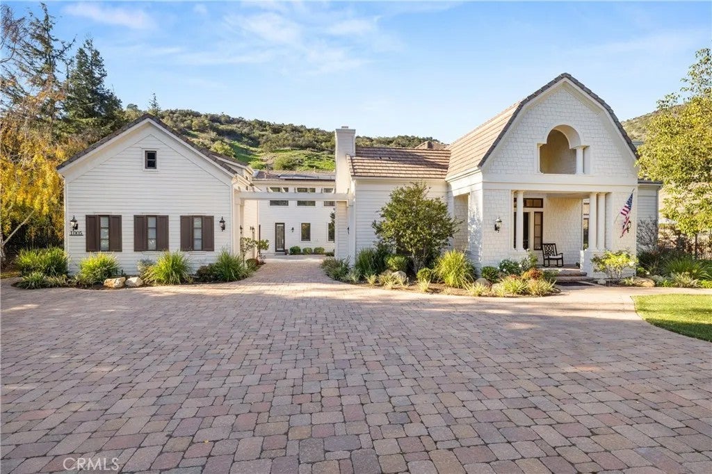 1005 Cheshire Hills Court — photo