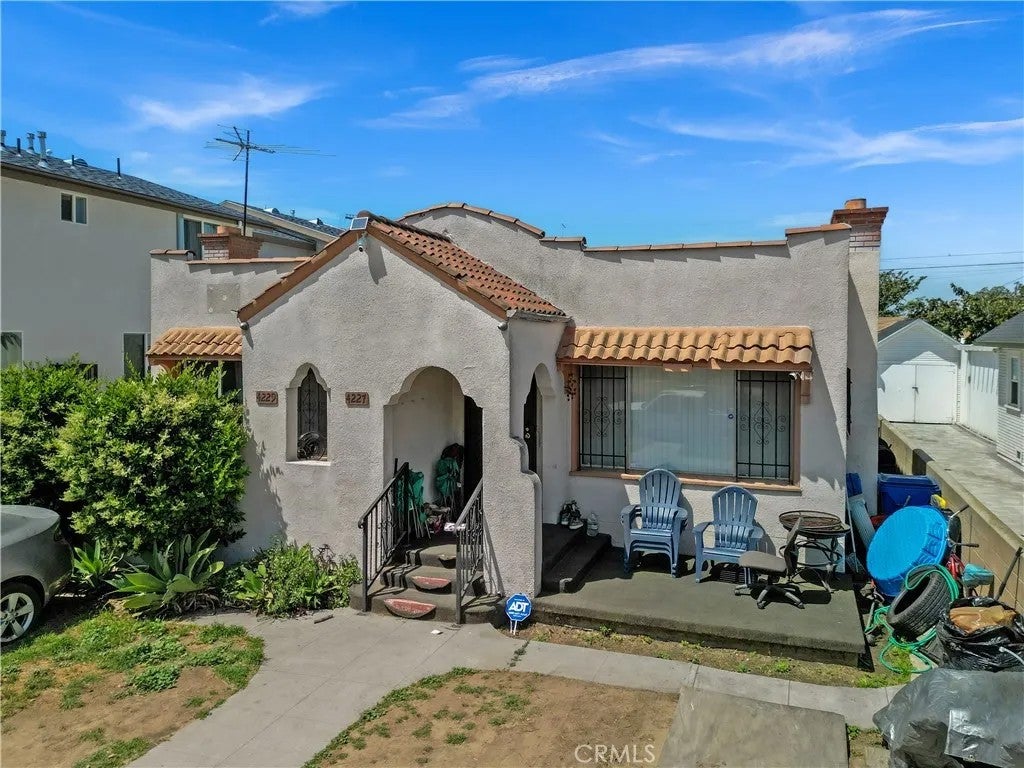4227 Walton Avenue — photo