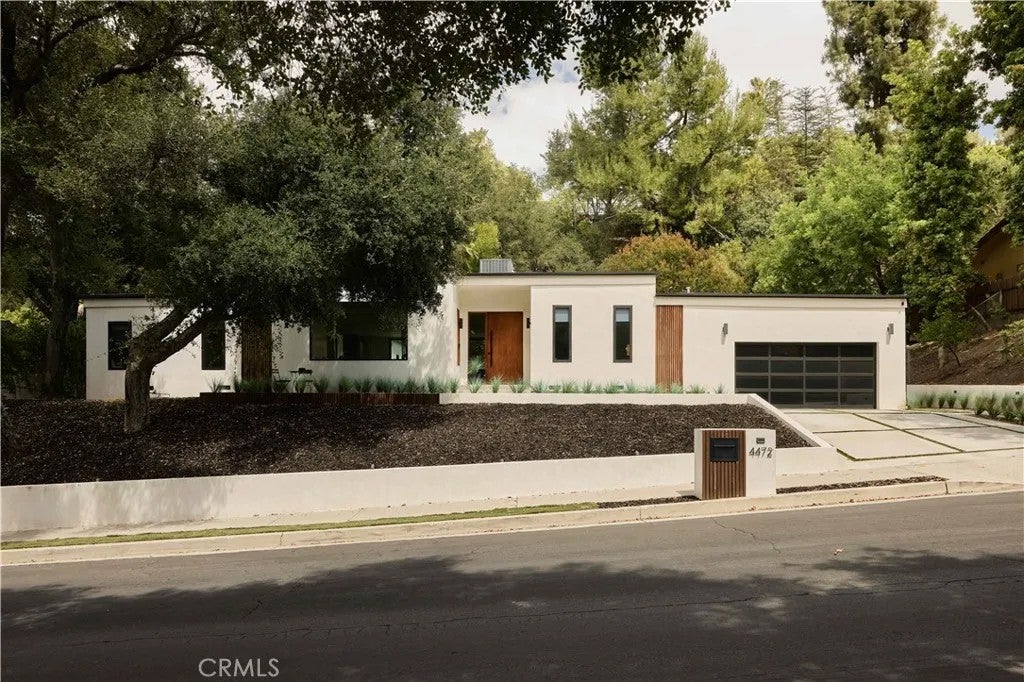 4472 Louise Avenue — photo