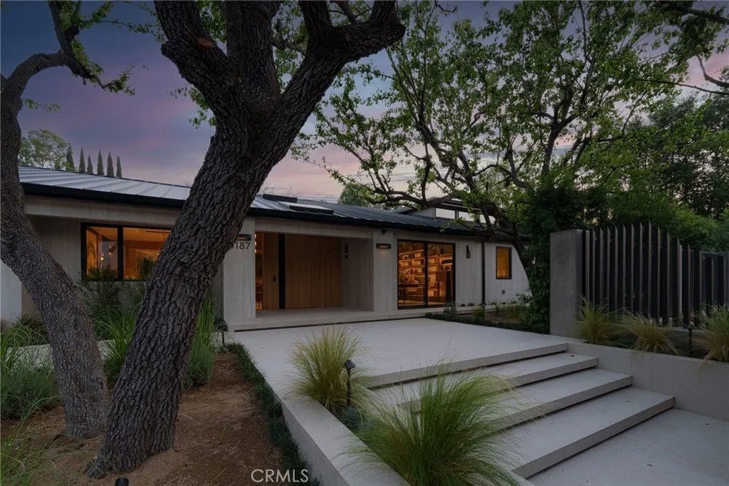3187 Oakdell Rd — photo