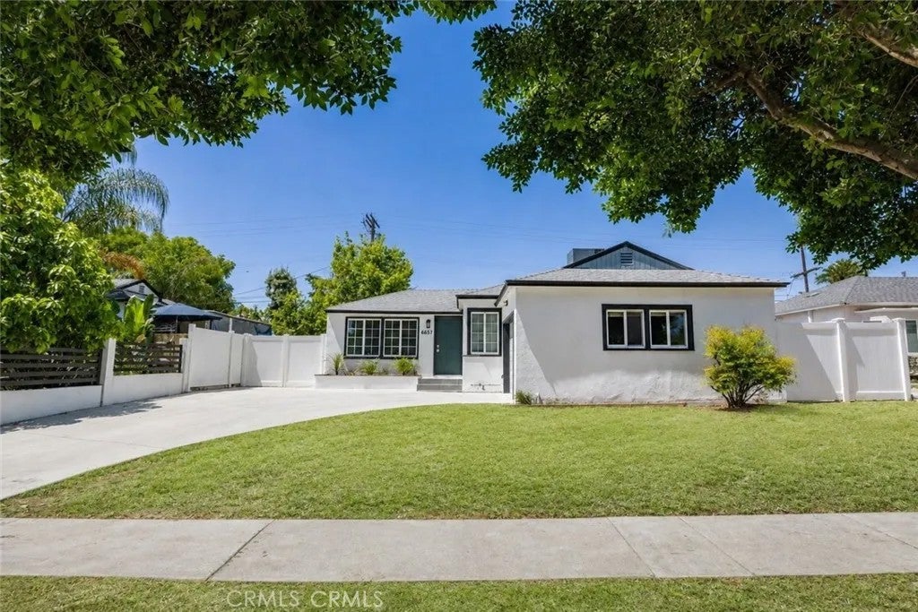 6657 Sylvia Avenue — photo