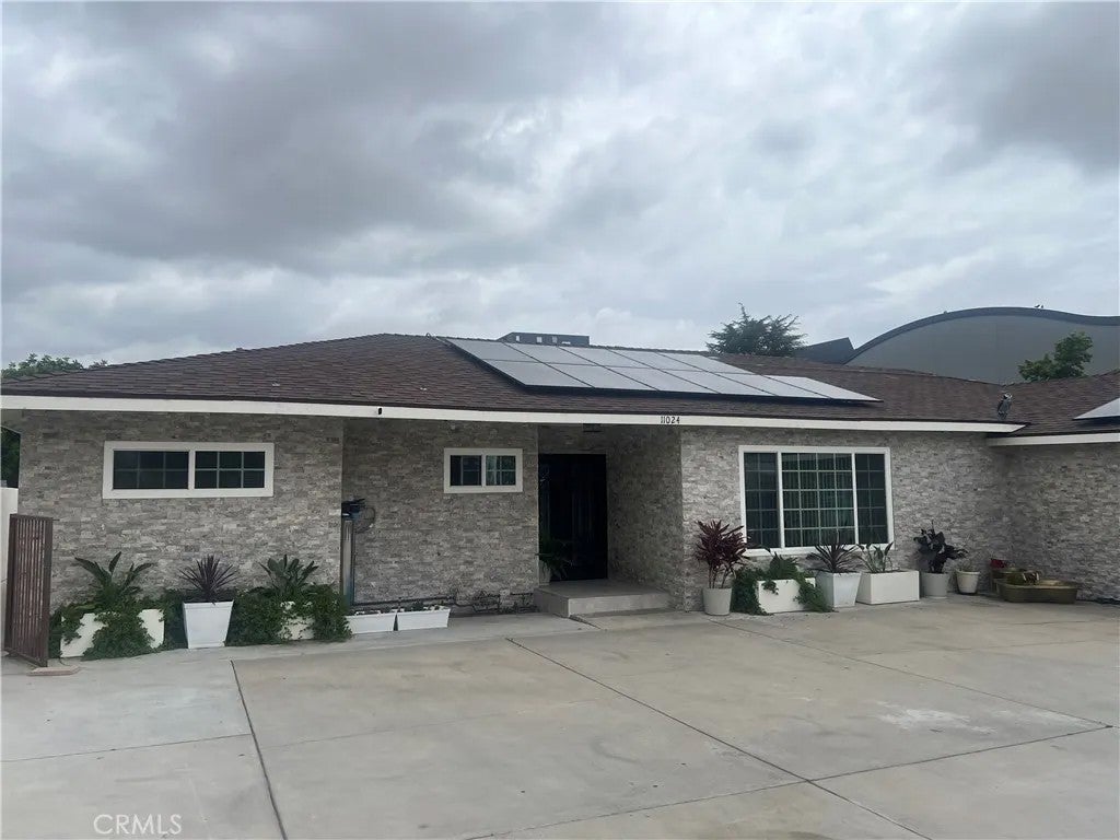 11024 Peoria Street — photo