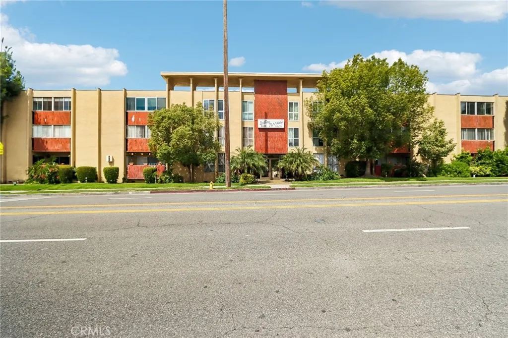 6225 Coldwater Canyon Avenue Unit 102 — photo