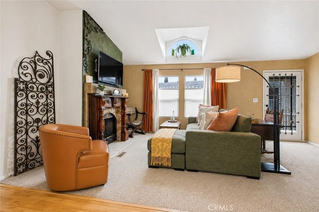 4201 Topanga Canyon Blvd 106 — photo