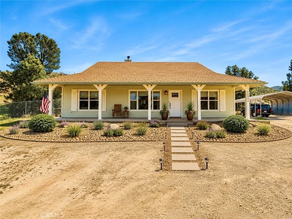 46472 Kings Canyon Rd — photo