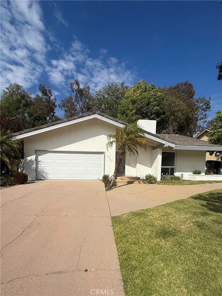 2341 Stormcroft Court — photo