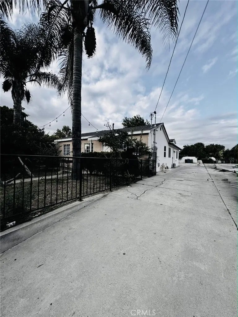 10620 Laurel Canyon — photo
