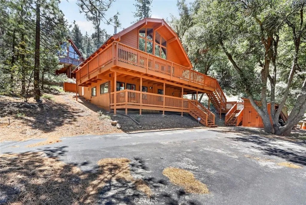 1523 Lassen Way — photo