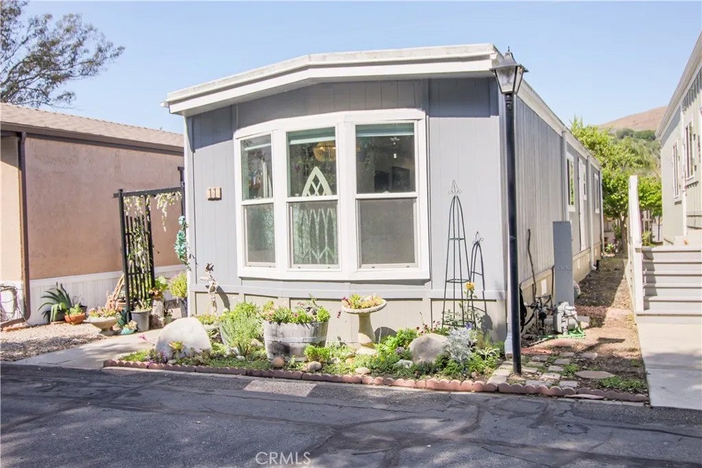 9097 N N Ventura 11 — photo