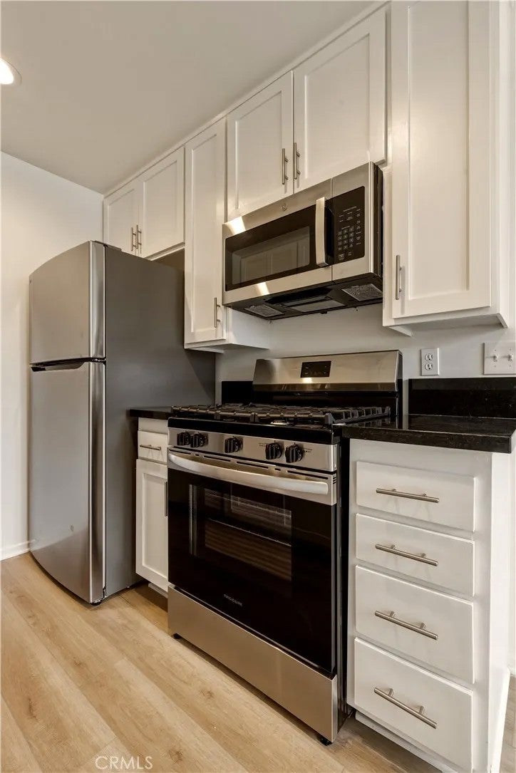 6140 Whitsett Avenue 6 — photo