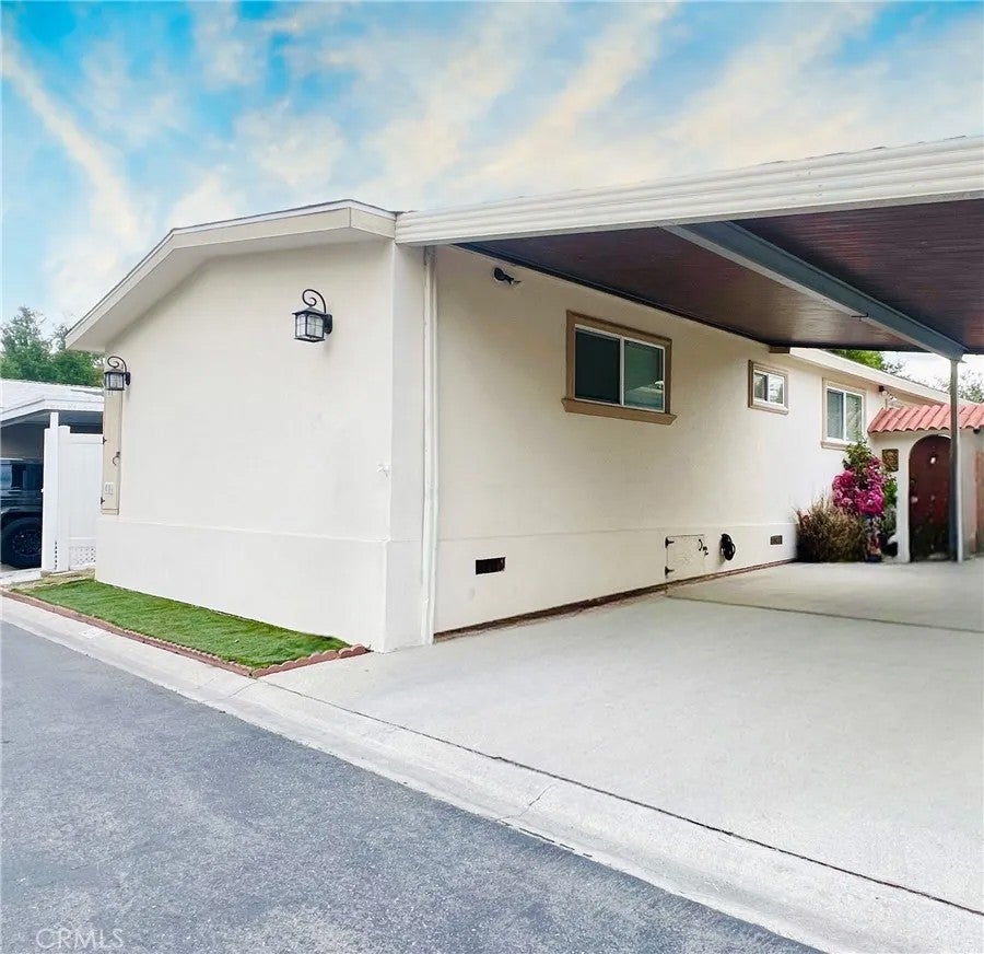 23777 Mulholland Hwy Spc 35 — photo