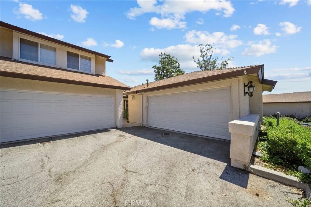 22935 Banyan 277 — photo