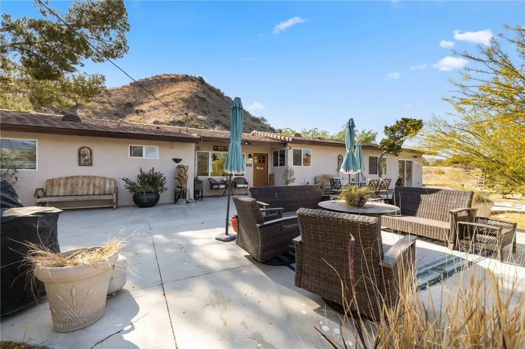 30325 N Brandywine Canyon — photo