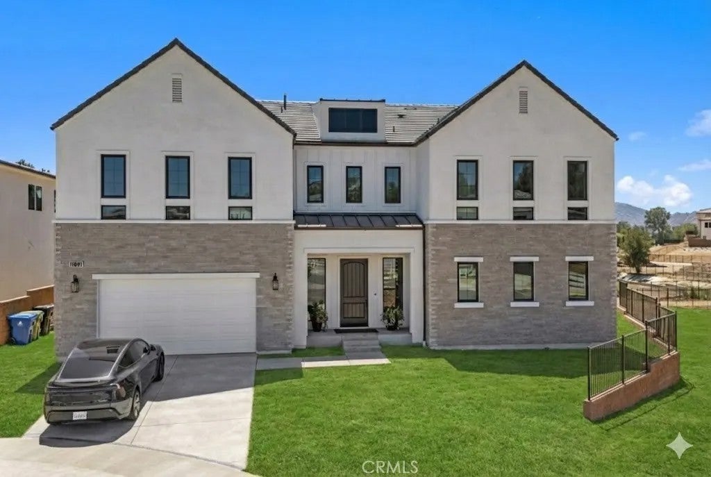 11091 Woodcrest Court — photo
