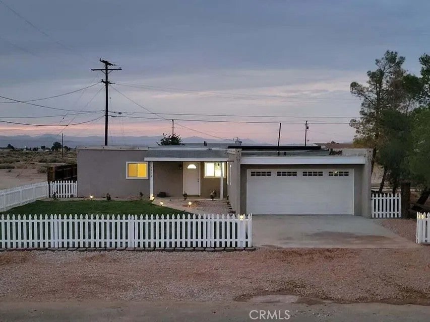 8313 Quezon — photo