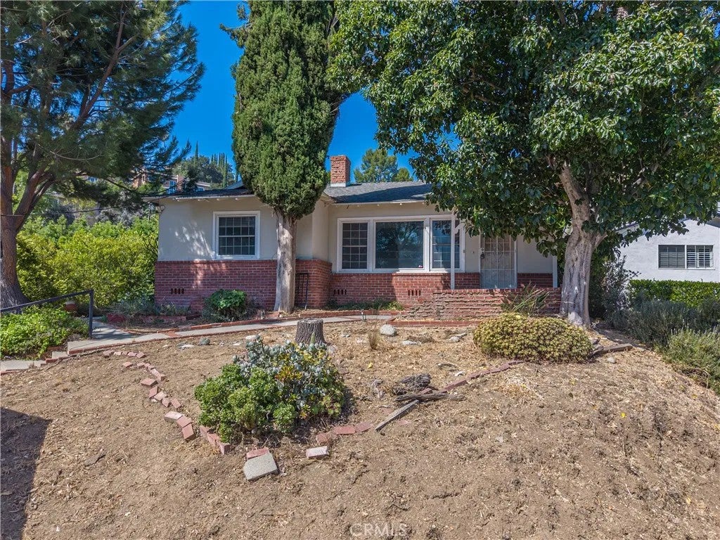 21516 Villena — photo