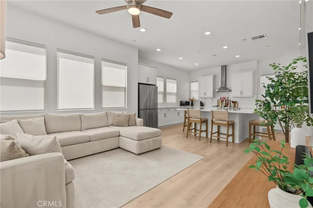 27375 Thunder Ridge Court, Stevenson Ranch, CA 91381 — photo 2