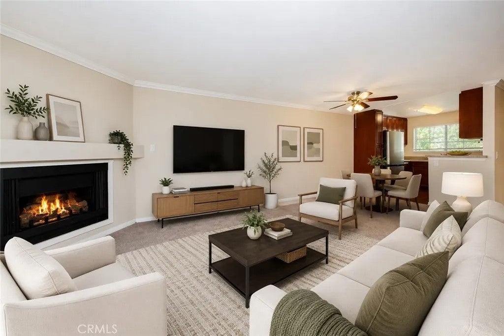 5510 Owensmouth Ave 204 — photo