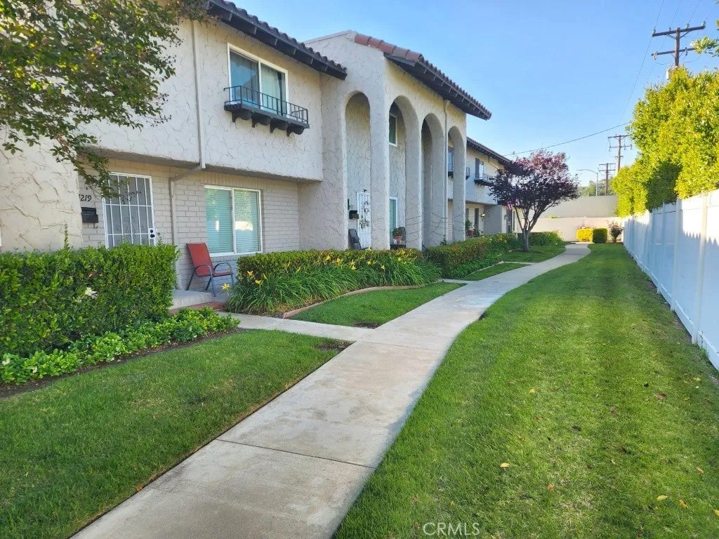 24223 La Glorita Circle — photo