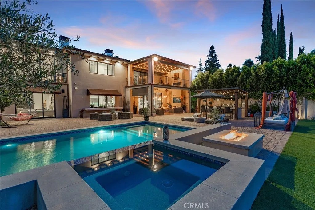 23042 Calvert Street — photo