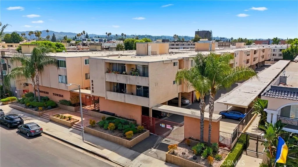 5429 Newcastle — photo
