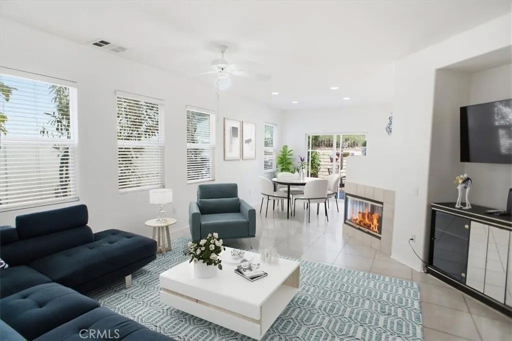 27660 Cordovan — photo