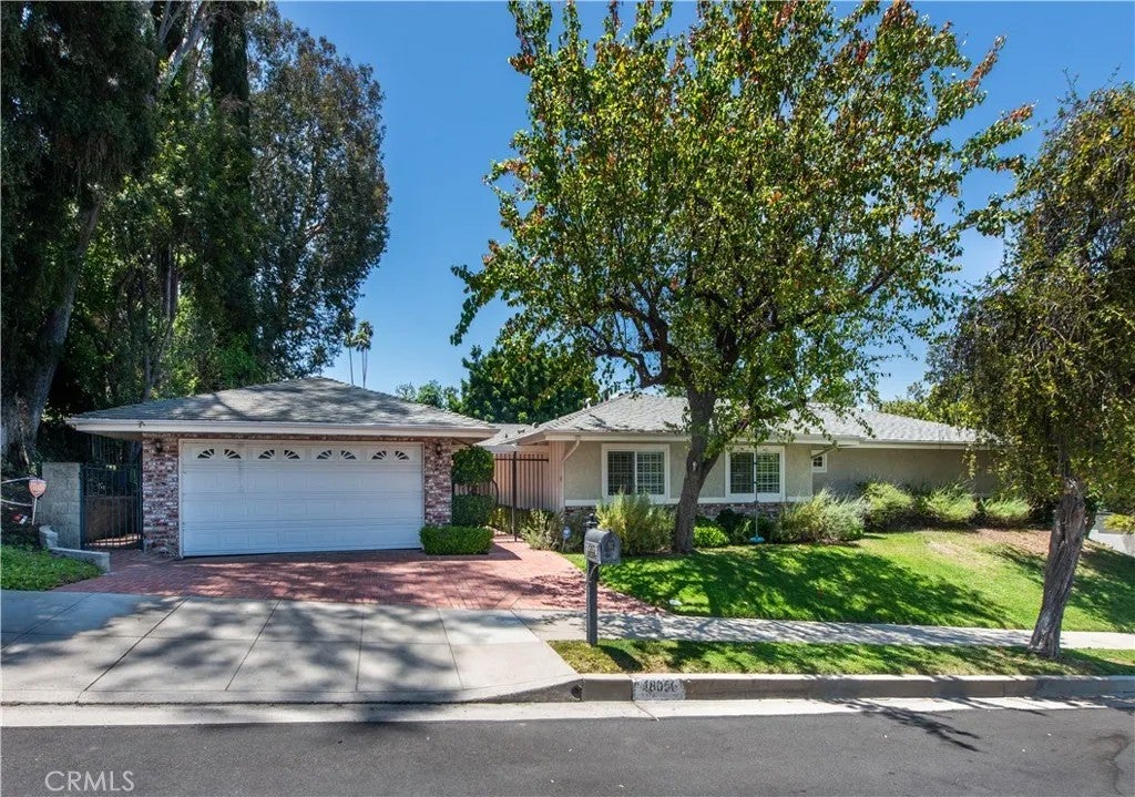 18056 Lake Encino — photo