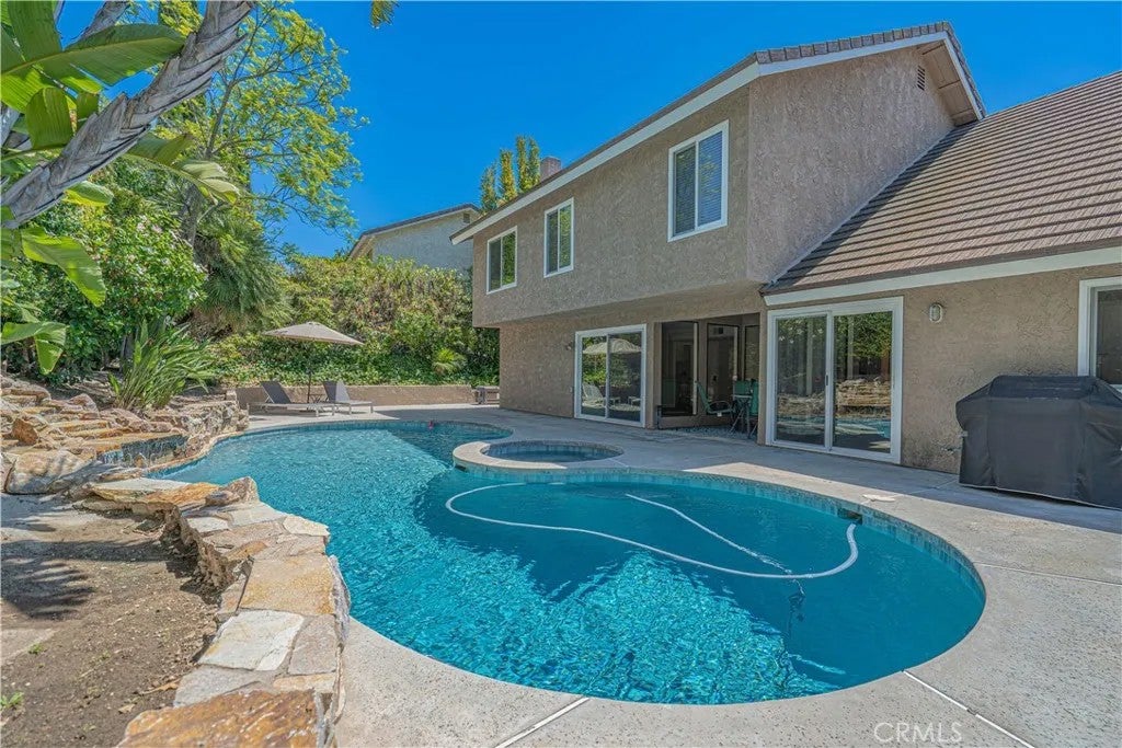 326 Fox Ridge Drive — photo