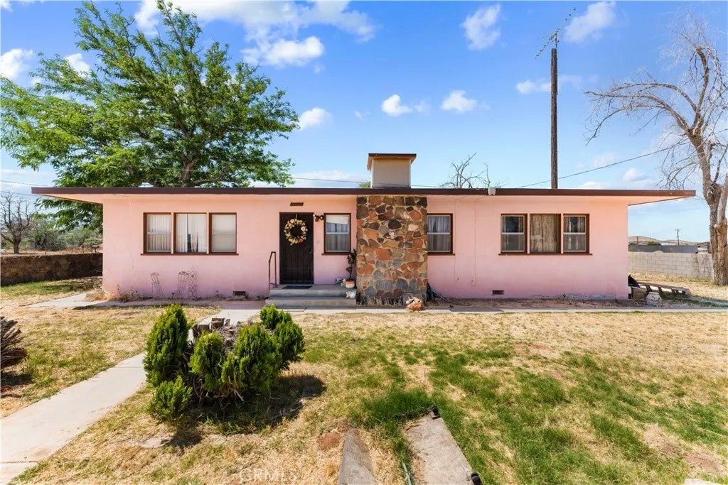 18123 Avenue a — photo