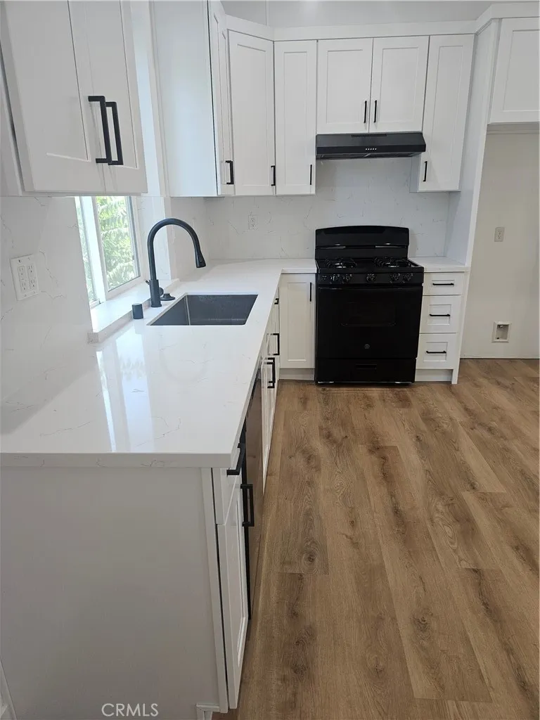 6955 Rhea, Reseda, CA 91335 — photo 3