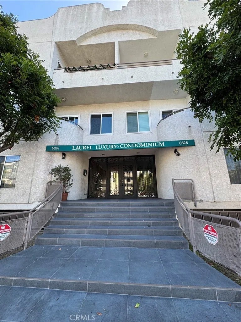 6828 Laurel Canyon Boulevard 211 — photo