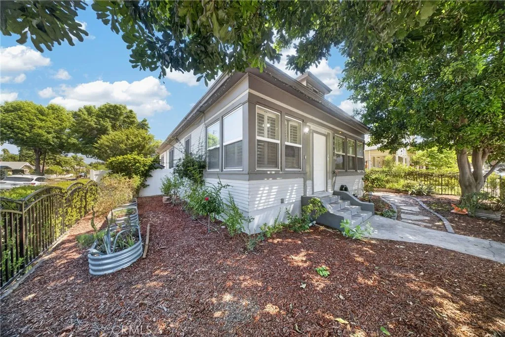 4193 5th, Riverside, CA 92501 — photo 2