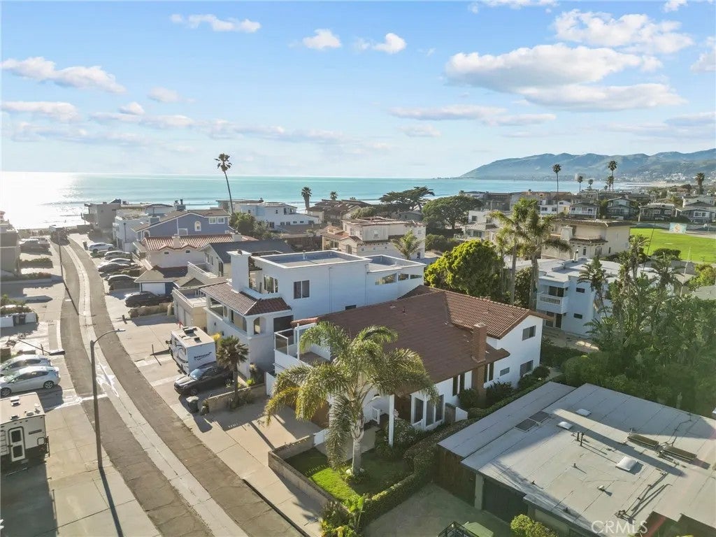 1277 Devon — photo