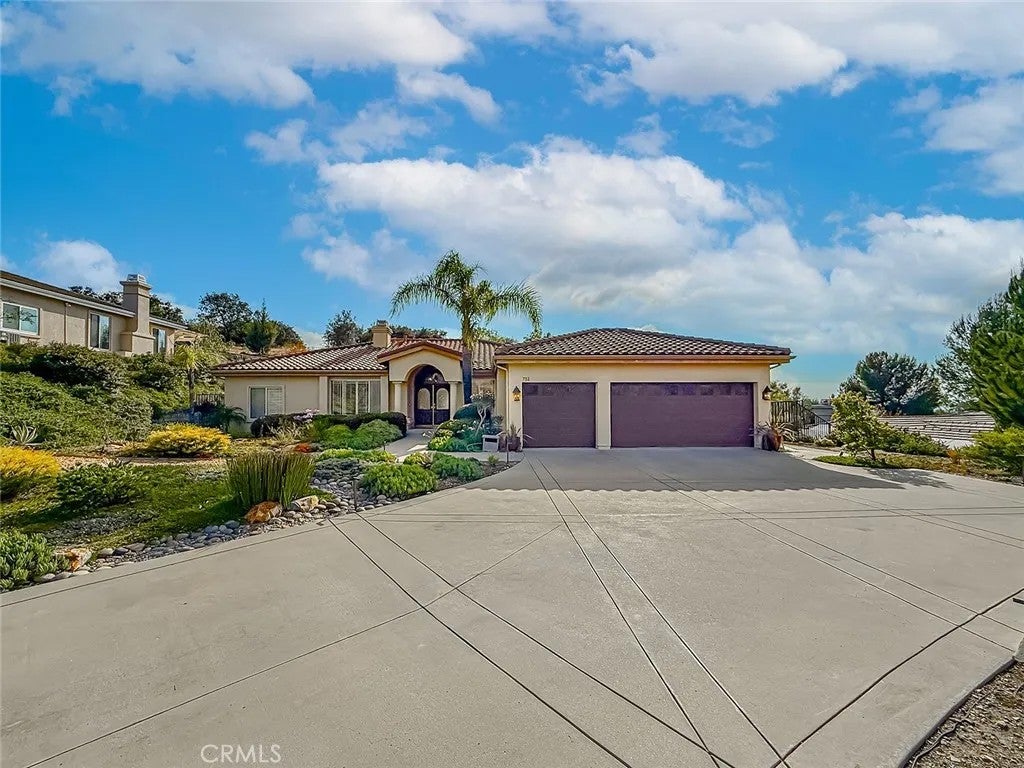 751 Parmenter Court — photo